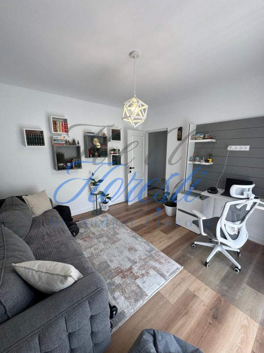 Apartament 3 camere 70mp, Zona Teilor