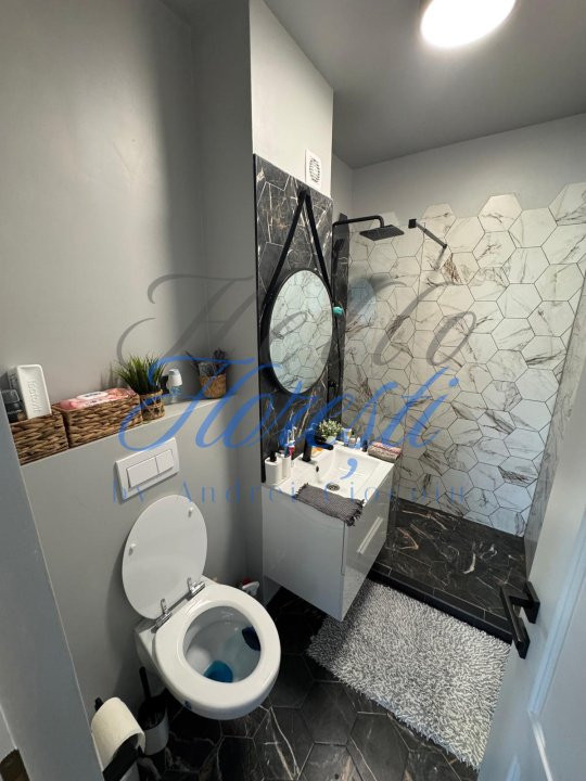 Apartament 3 camere 70mp, Zona Teilor