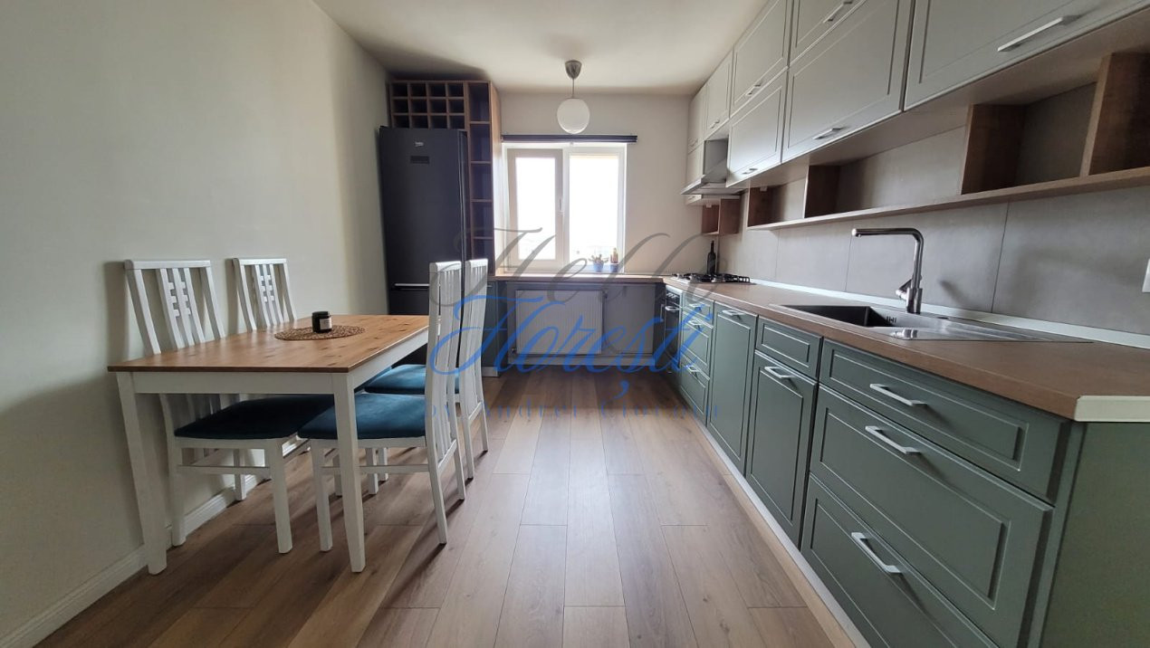 Apartament de 3 camere, 65 mp, 2 balcoane, boxa, zona Intre Lacuri