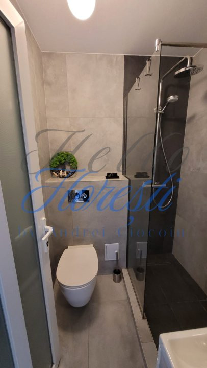 Apartament de 3 camere, 65 mp, 2 balcoane, boxa, zona Intre Lacuri
