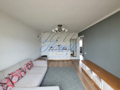 Apartament de 3 camere, 65 mp, 2 balcoane, boxa, zona Intre Lacuri