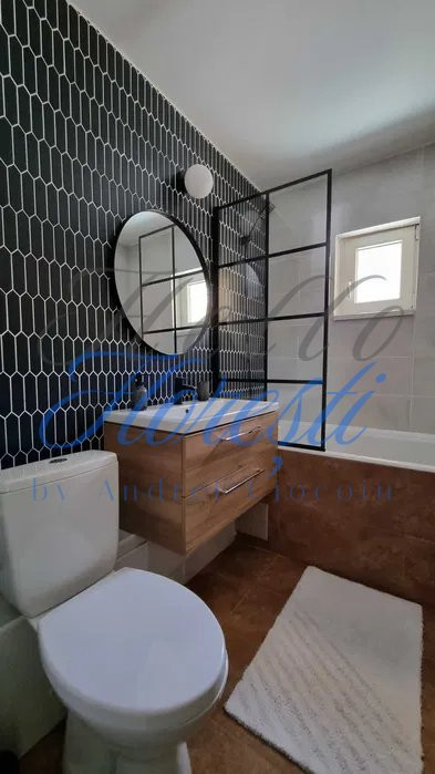Apartament de 3 camere, 2 bai, 65 mp. Zona ZORILOR