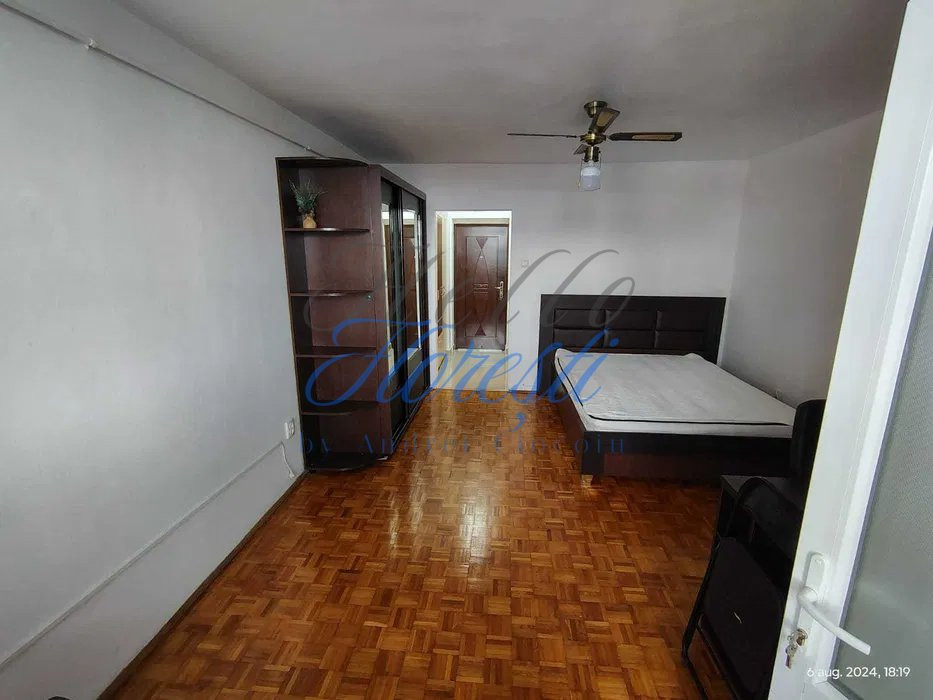 Garsoniera 30 mp, balcon inchis, Zona Intre Lacuri