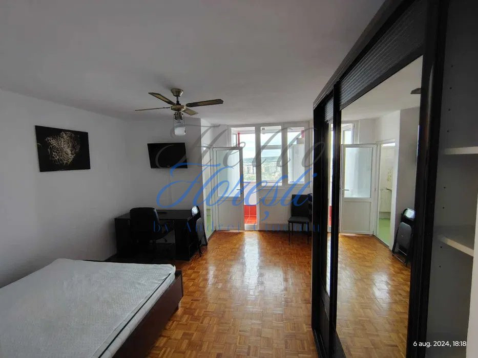 Garsoniera 30 mp, balcon inchis, Zona Intre Lacuri