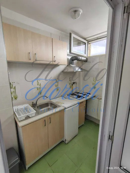 Garsoniera 30 mp, balcon inchis, Zona Intre Lacuri