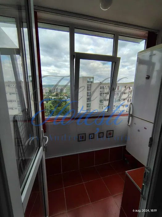Garsoniera 30 mp, balcon inchis, Zona Intre Lacuri