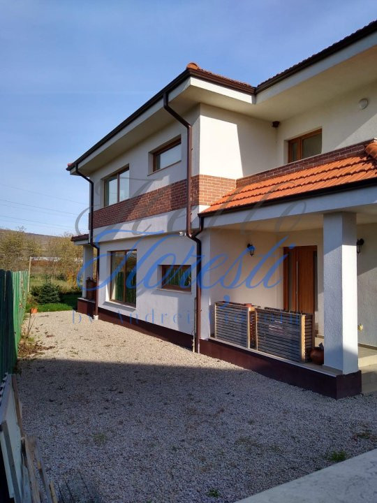 Casa individuala, 4 camere, 101 mp utili, 450mp teren, Luna de Sus