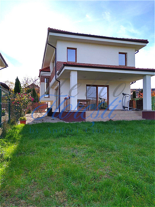 Casa individuala, 4 camere, 101 mp utili, 450mp teren, Luna de Sus