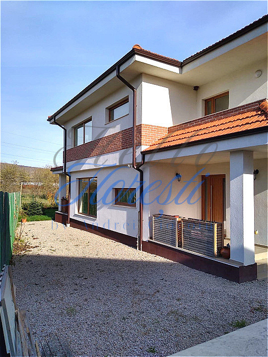 Casa individuala, 4 camere, 101 mp utili, 450mp teren, Luna de Sus