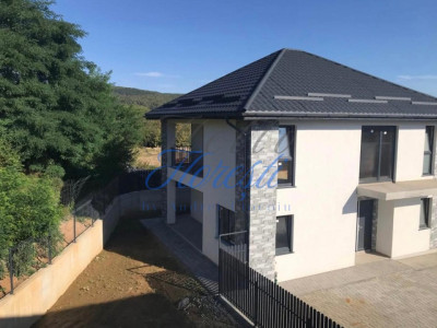 Casa individuala 130mp utili, 30mp terase, 400mp teren, 3 parcari, 4 camere