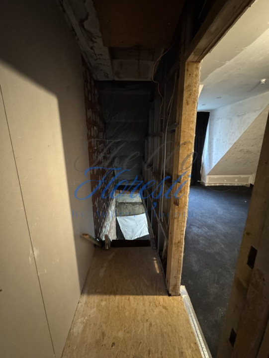 Casa Tip Triplex 84mp + 40mp Teren Zona Eroilor | Floresti