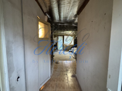 Casa Tip Triplex 84mp + 40mp Teren Zona Eroilor | Floresti