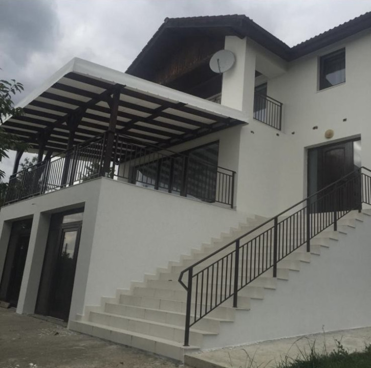 Casa vila 259 mp finisata mobilata in Chinteni