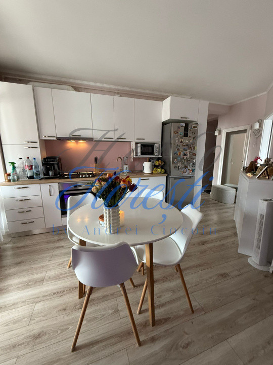 Apartament 3 camere , 50 MP, Parcare , zona Tauti | Floresti