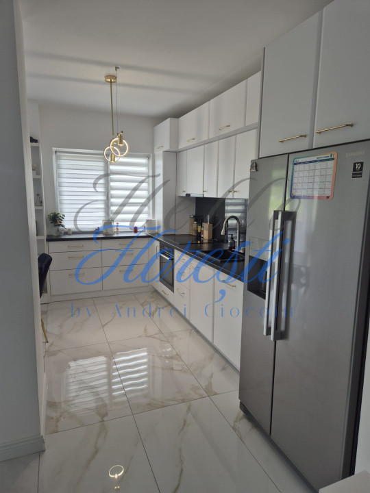 Apartament 3 camere 65 mp | terasa 30 mp | parcare subterana | zona Sub Cetate.