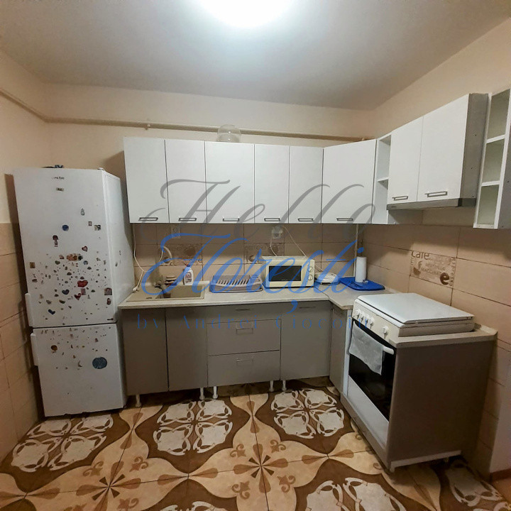 Apartament 2 camere 43mp, decomandat, parcare inclusa zona Teilor 