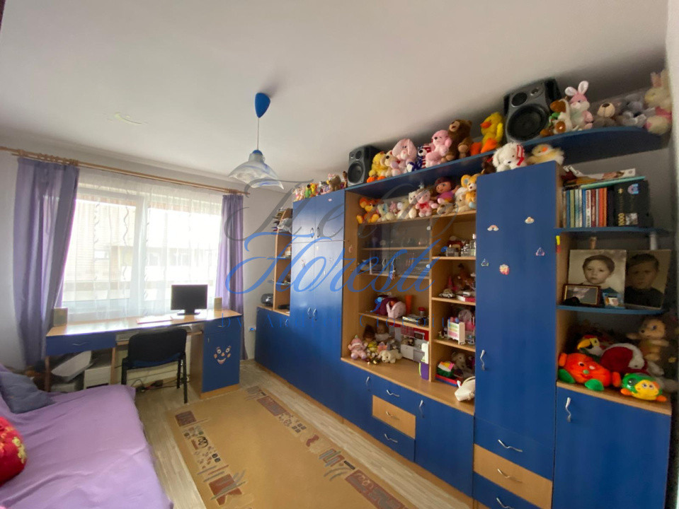 Apartament 3 camere 82mp | terasa 35 mp | parcare inclusa | zona Porii.