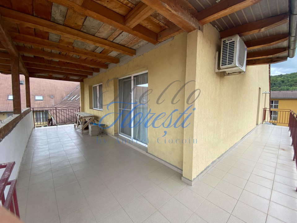 Apartament 3 camere 82mp | terasa 35 mp | parcare inclusa | zona Porii.