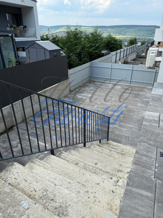 Duplex 6 camere, 180 MP+ 5 Parcari , Zona Subcetate, Floresti
