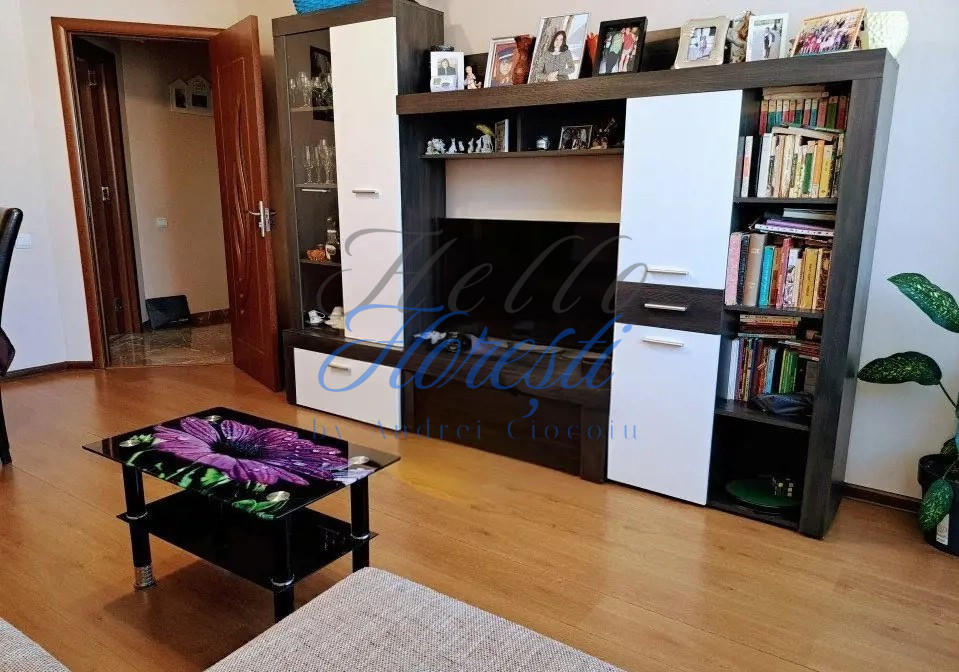 Apartament 3 camere in zona Eroilor