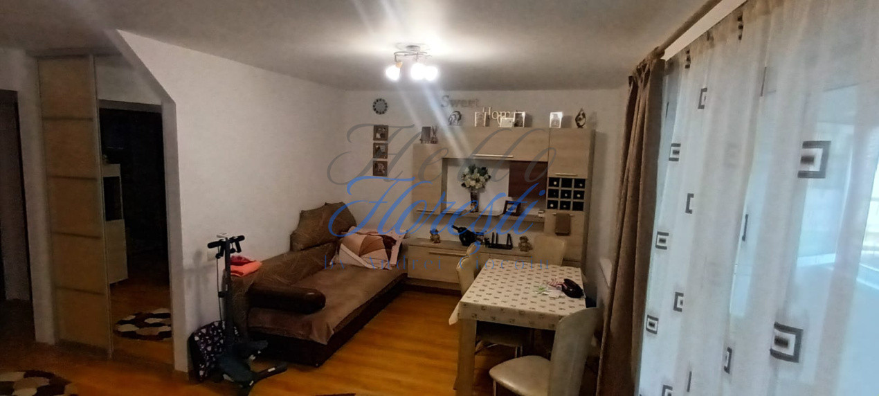 Apartament 3 camere 60 mp | terasa 10 mp | balcon 3 mp | parcare | zona Eroilor.