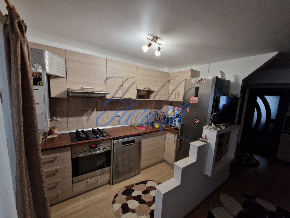 Apartament 3 camere 60 mp | terasa 10 mp | balcon 3 mp | parcare | zona Eroilor.