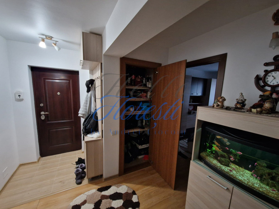 Apartament 3 camere 60 mp | terasa 10 mp | balcon 3 mp | parcare | zona Eroilor.