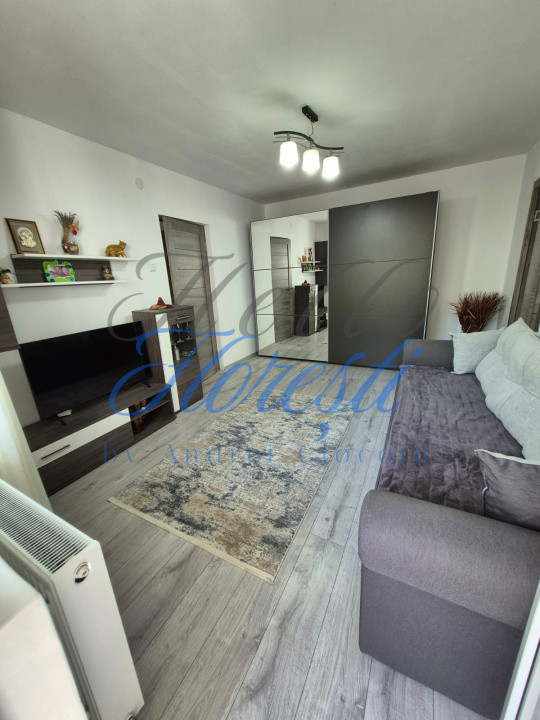 Apartament cu 3  camere , 61 mp, zona Manastur