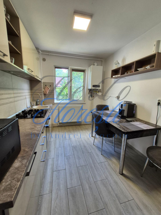 Apartament cu 3  camere , 61 mp, zona Manastur