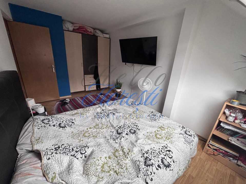 Apartament 3 camere pe 2 etaje si parcare in zona Manastur