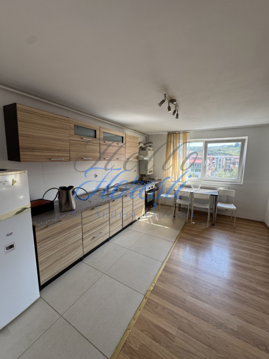 Apartament 3 camere 92 mp, Zona Eroilor | Floresti