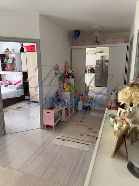 Apartament 3 camere, 68MP+2 Parcari, Zona Florilor, Floresti