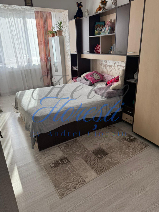 Apartament 3 camere, 68MP+2 Parcari, Zona Florilor, Floresti