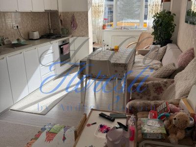 Apartament 3 camere, 68MP+2 Parcari, Zona Florilor, Floresti