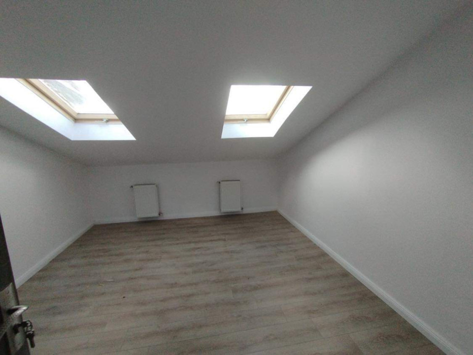 Casa cu 10 camere zona Fagului