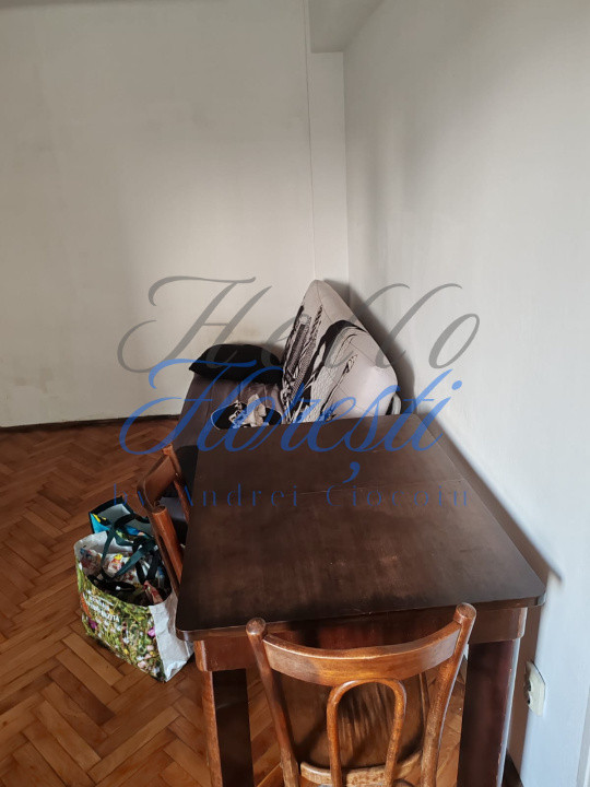Vând apartament cu 2 camere cu garaj,  zona semicentrala Cluj-Napoca