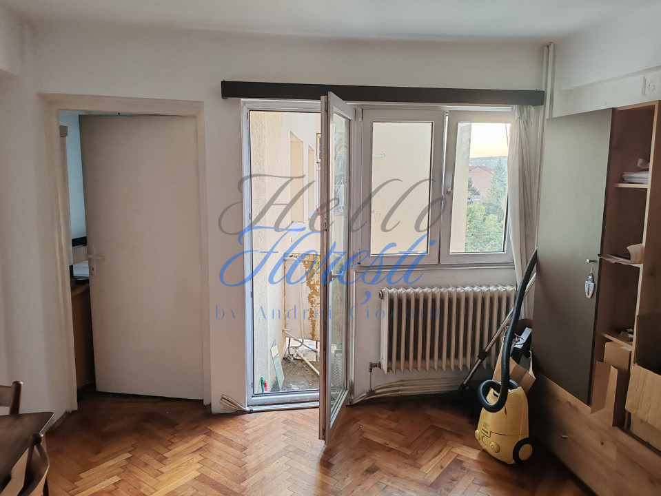 Vând apartament cu 2 camere cu garaj,  zona semicentrala Cluj-Napoca