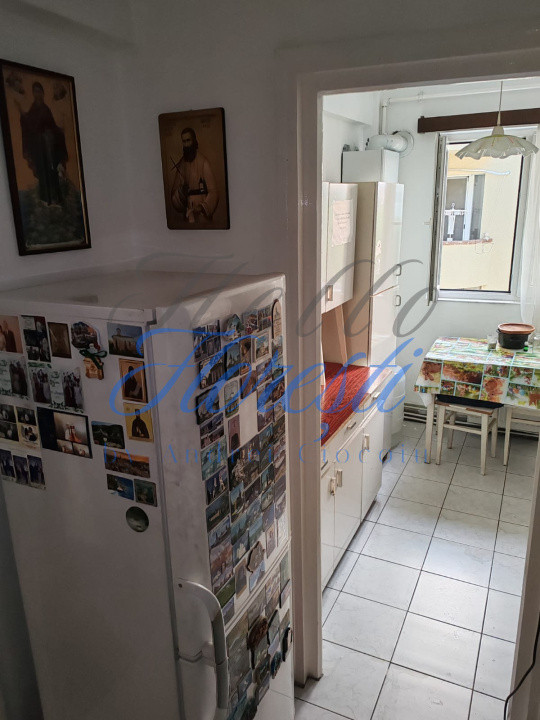 Vând apartament cu 2 camere cu garaj,  zona semicentrala Cluj-Napoca