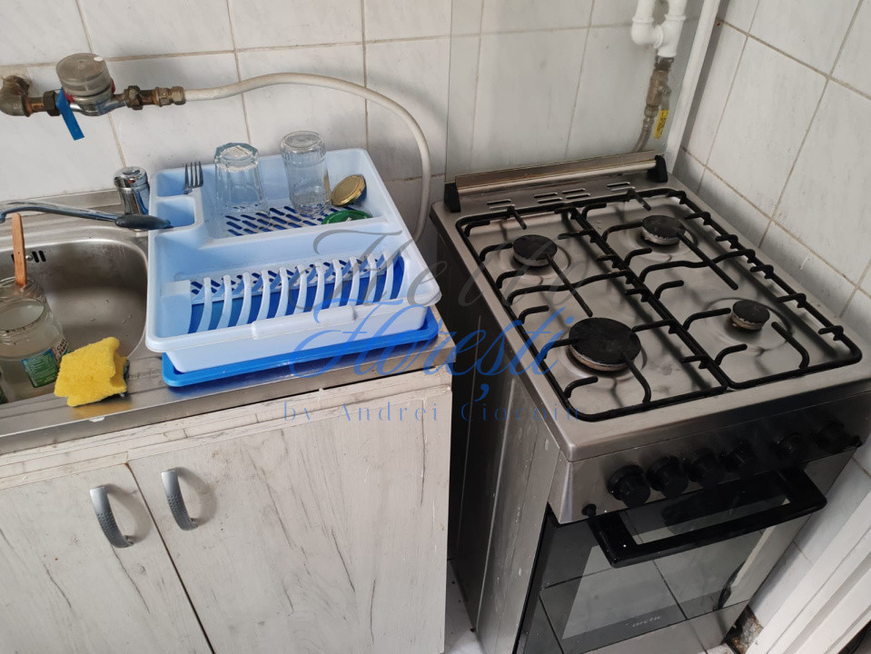 Vând apartament cu 2 camere cu garaj,  zona semicentrala Cluj-Napoca
