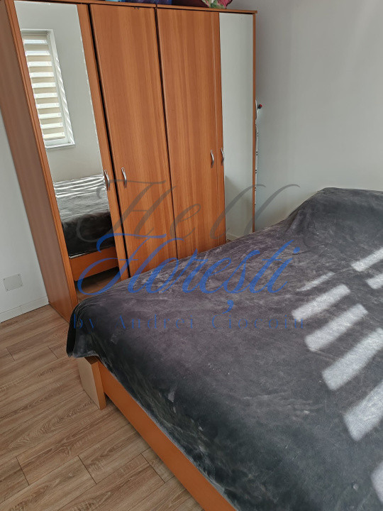Vand apartament 3 camere, 77mp,garaj, balcon, Calea Baciului, zona Petrom