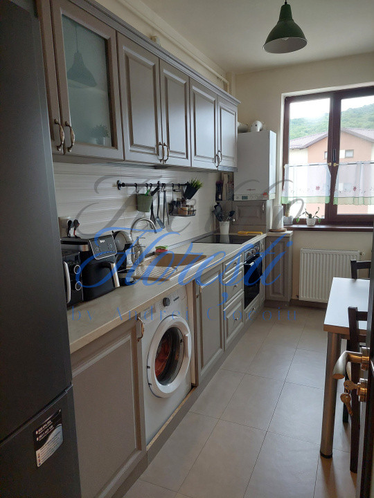 Apartament 2 camere 57.5mp, zona Sub Cetate 