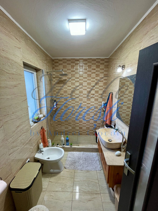 Apartament cu 3 camere boxa si parcare in Floresti zona Teilor