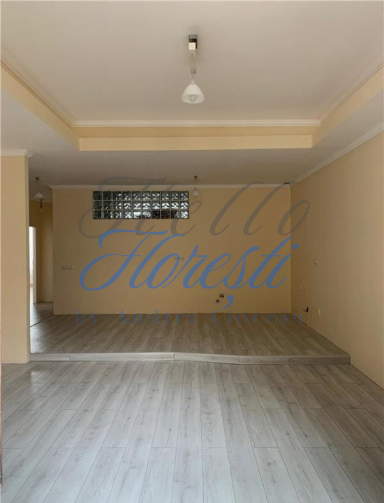 Apartament cu 4 camere, in zona Horea