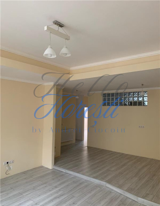 Apartament cu 4 camere, in zona Horea