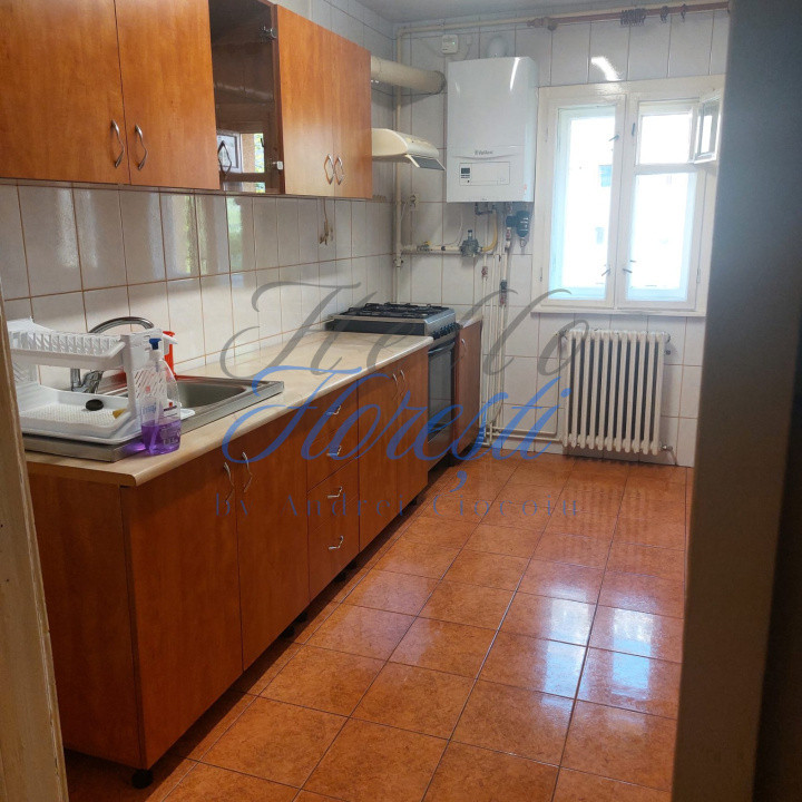 Apartament 3 camere de inchiriat 2 bai 65 mp in Cluj zona Manastur 