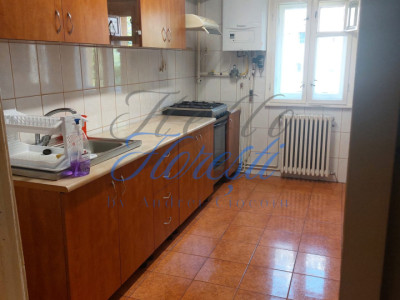 Apartament 3 camere de inchiriat 2 bai 65 mp in Cluj zona Manastur 