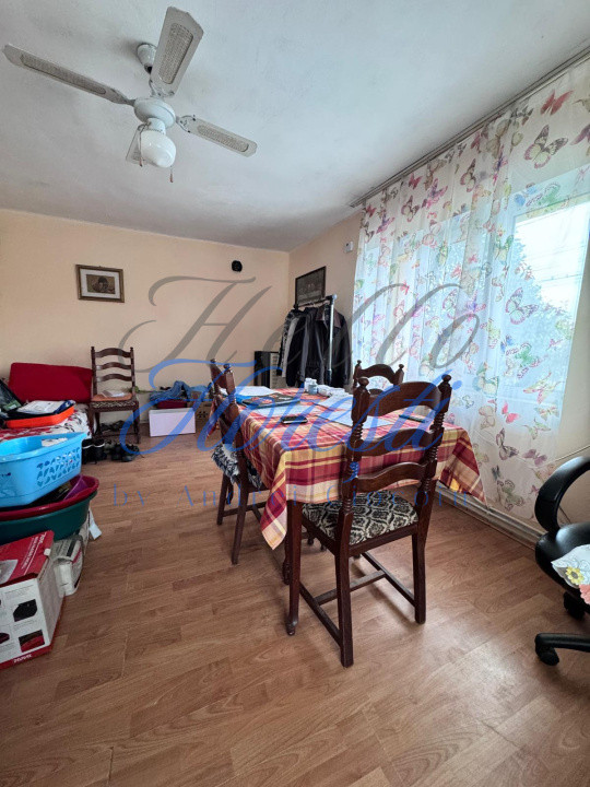 Casa 4 camere, 86 mp , curte cu suprafata de 615mp, Zona Apahida.
