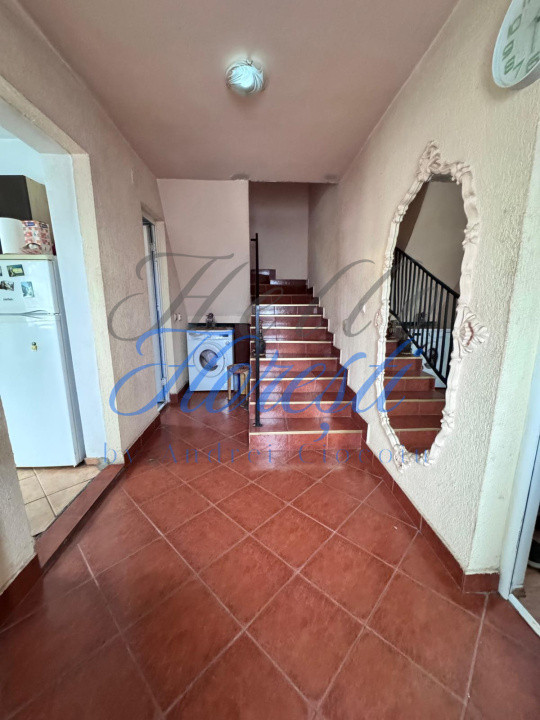 Casa 4 camere, 86 mp , curte cu suprafata de 615mp, Zona Apahida.