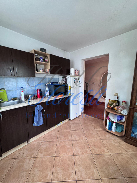 Casa 4 camere, 86 mp , curte cu suprafata de 615mp, Zona Apahida.