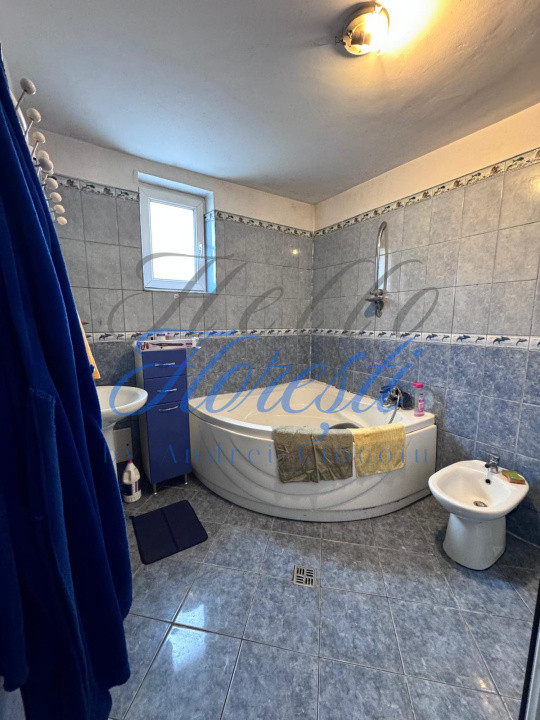 Casa 4 camere, 86 mp , curte cu suprafata de 615mp, Zona Apahida.